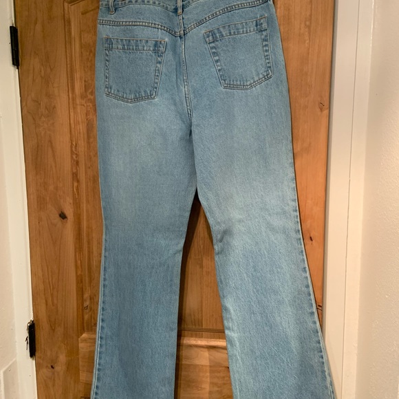 Beautiful red embroidered floral jeans. - Picture 2 of 4